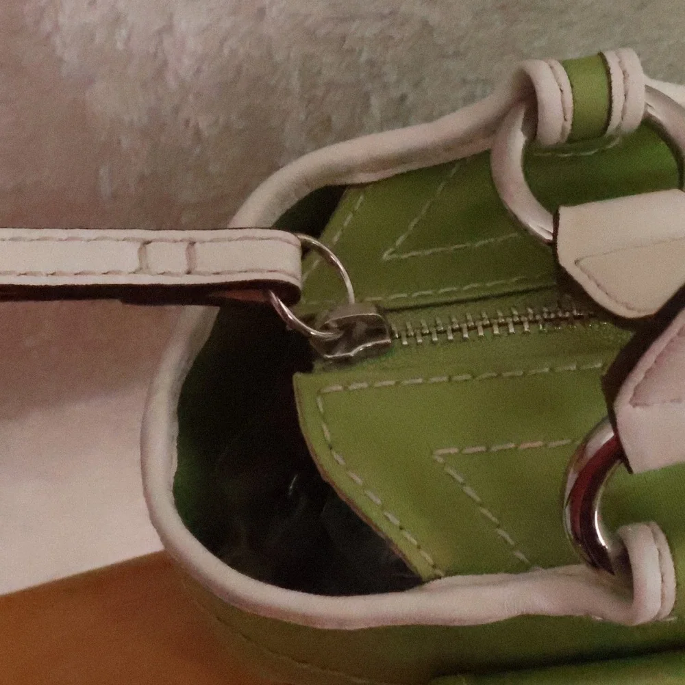 Vintage Y2K Coach Soho Buckle Satchel Bag Celery Green Canvas White Leather 1881
